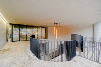 1305 Dundas St W, Toronto, ON for lease Building Photo- Image 2 of 8