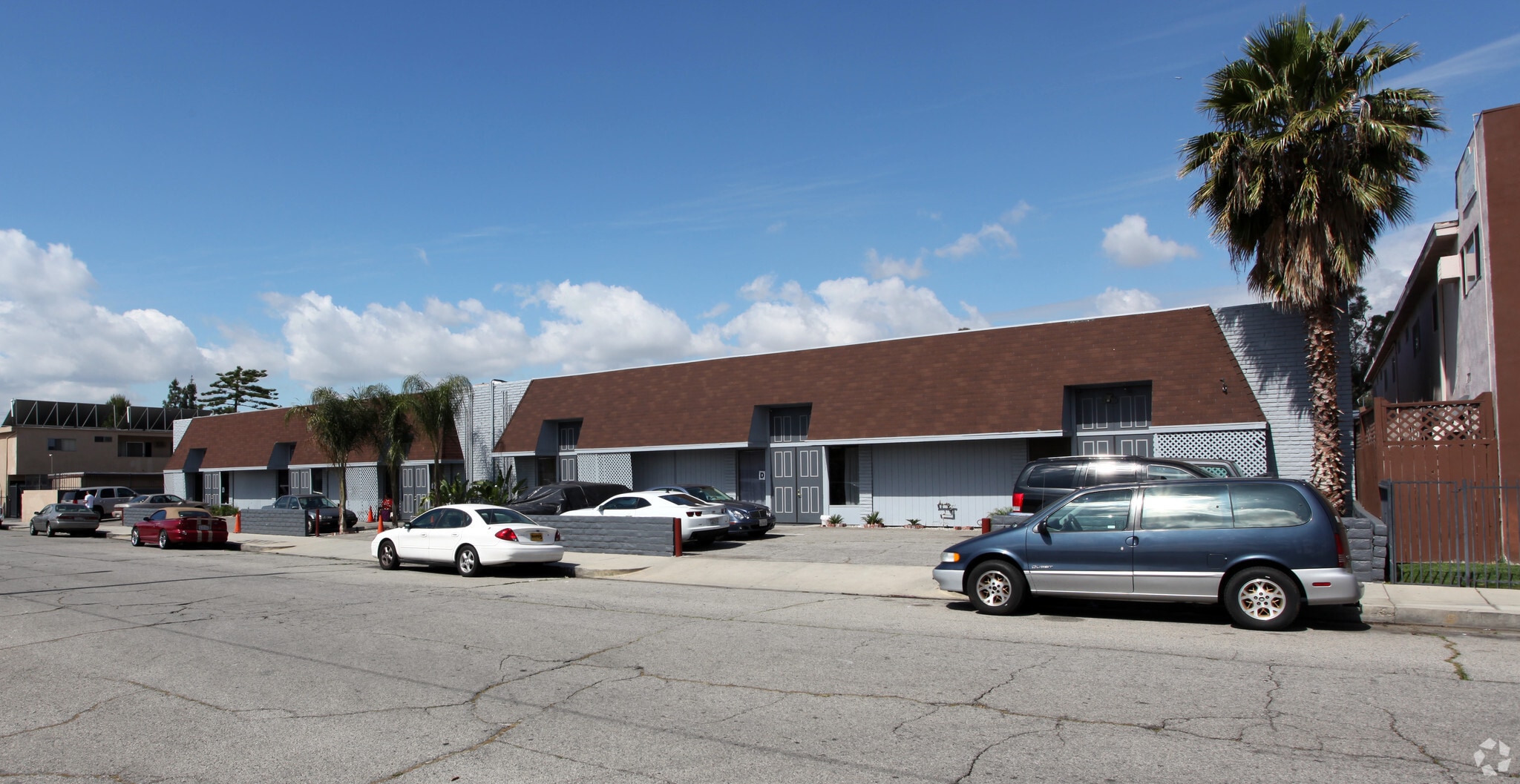 8033 Remmet Ave, Canoga Park, CA for lease Primary Photo- Image 1 of 4