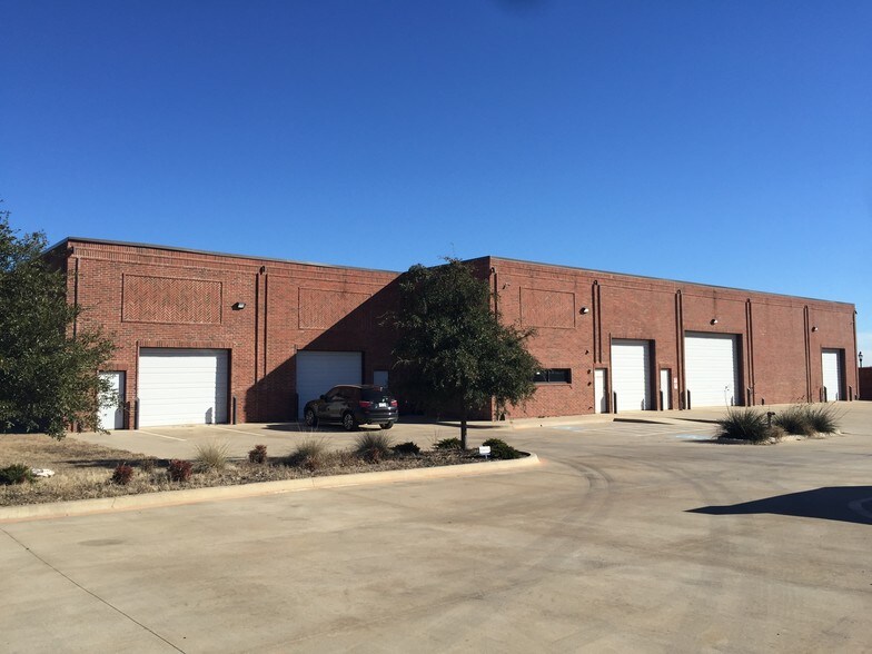 8324 Odell St, North Richland Hills, TX 76182