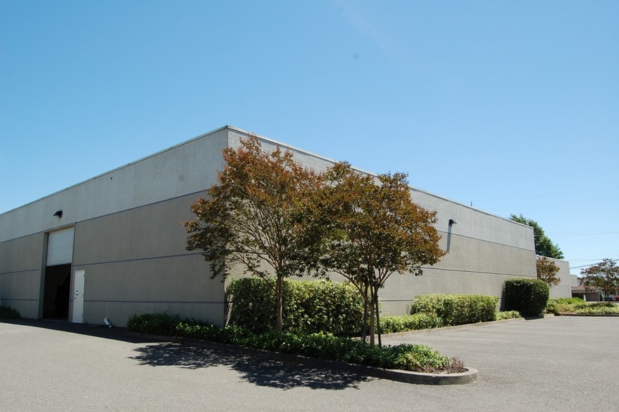 3077 Wiljan Ct, Santa Rosa, CA for lease - Building Photo - Image 2 of 4