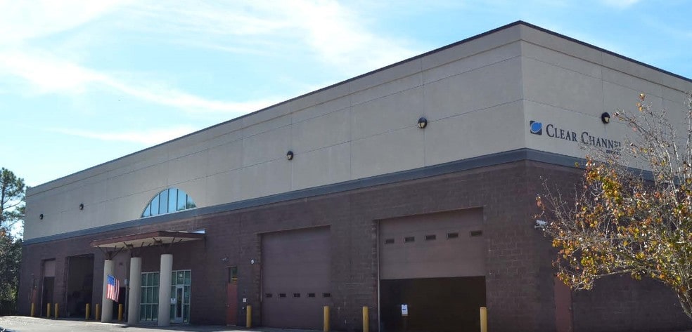 3680 Clear Channel Pl, Jacksonville, FL for lease - Building Photo - Image 3 of 9