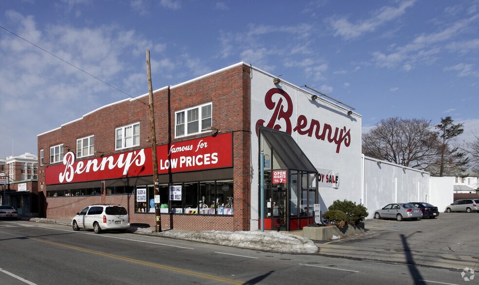 819 Park Ave, Cranston, RI for sale - Primary Photo - Image 1 of 1