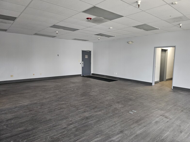 12755 Moya Blvd, Reno, NV for lease - Building Photo - Image 2 of 9