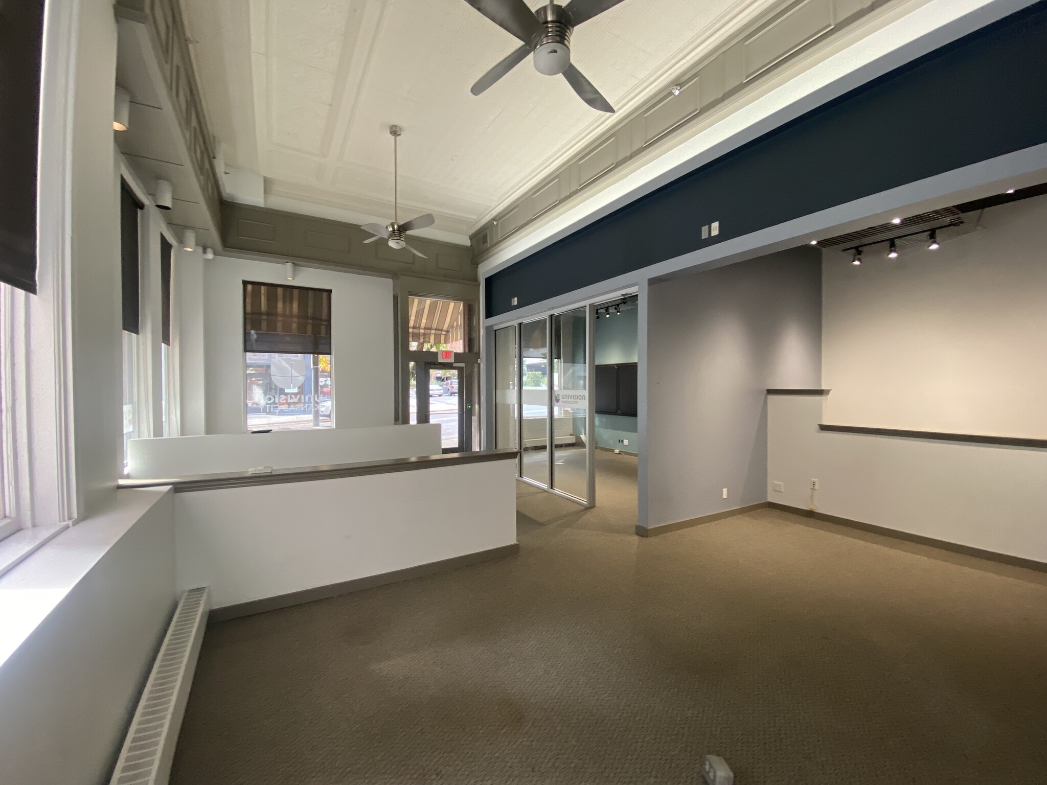 102-106 W 9th St, Kansas City, MO for lease Interior Photo- Image 1 of 10