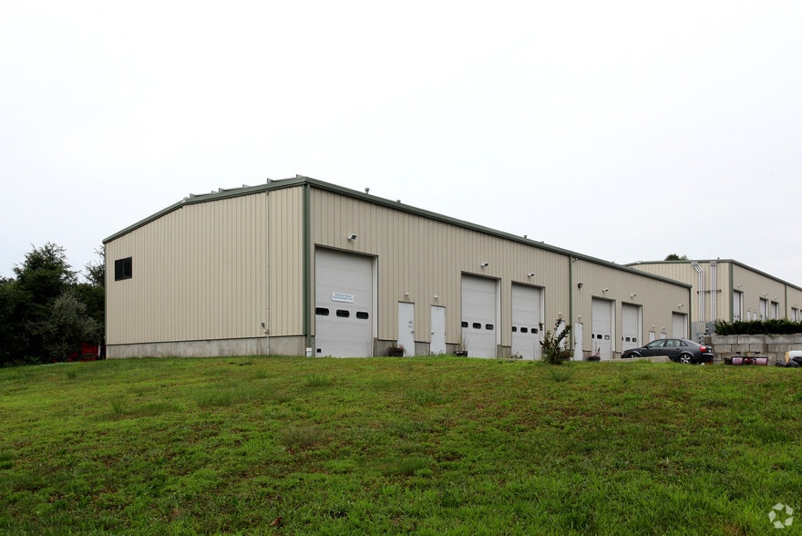800 Flanders Rd, Mystic, CT for sale - Building Photo - Image 1 of 1