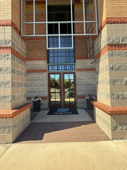 1501 E McAndrews Rd, Medford, OR for lease - Building Photo - Image 3 of 6