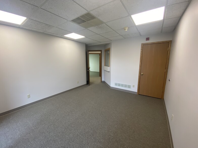 225 Humphrey Rd, Greensburg, PA for lease - Interior Photo - Image 2 of 6