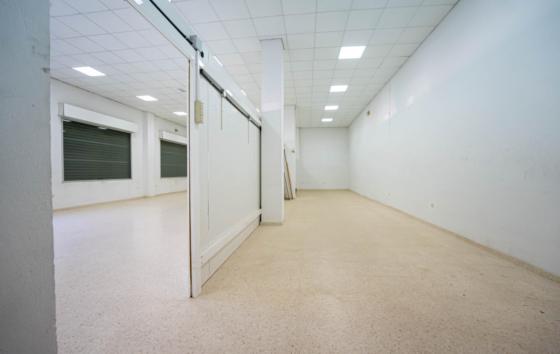Constitucion, 38, Alcalá del Río, Sevilla for sale Interior Photo- Image 1 of 75