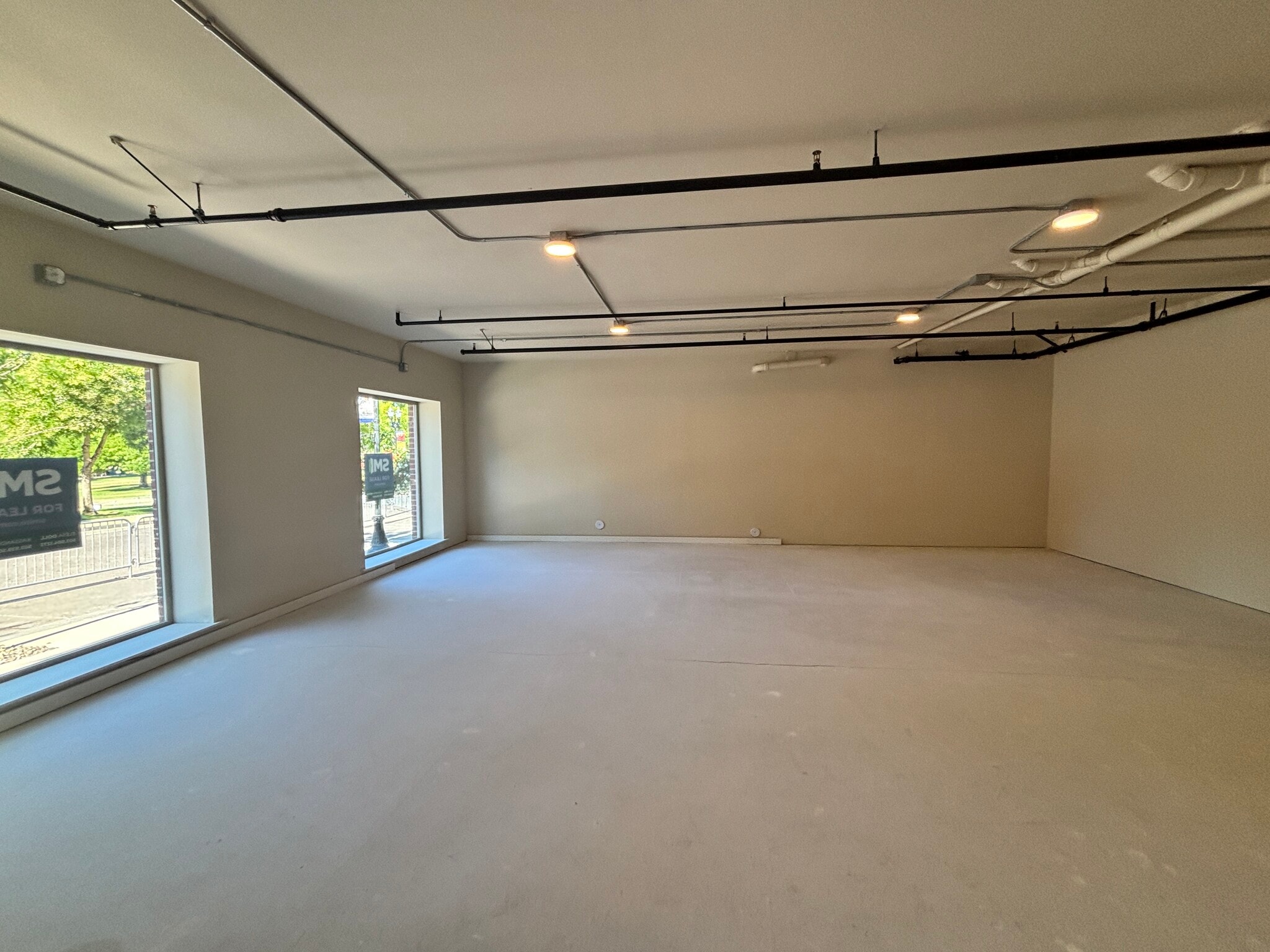 107 C Street, Independence, OR for lease Interior Photo- Image 1 of 7