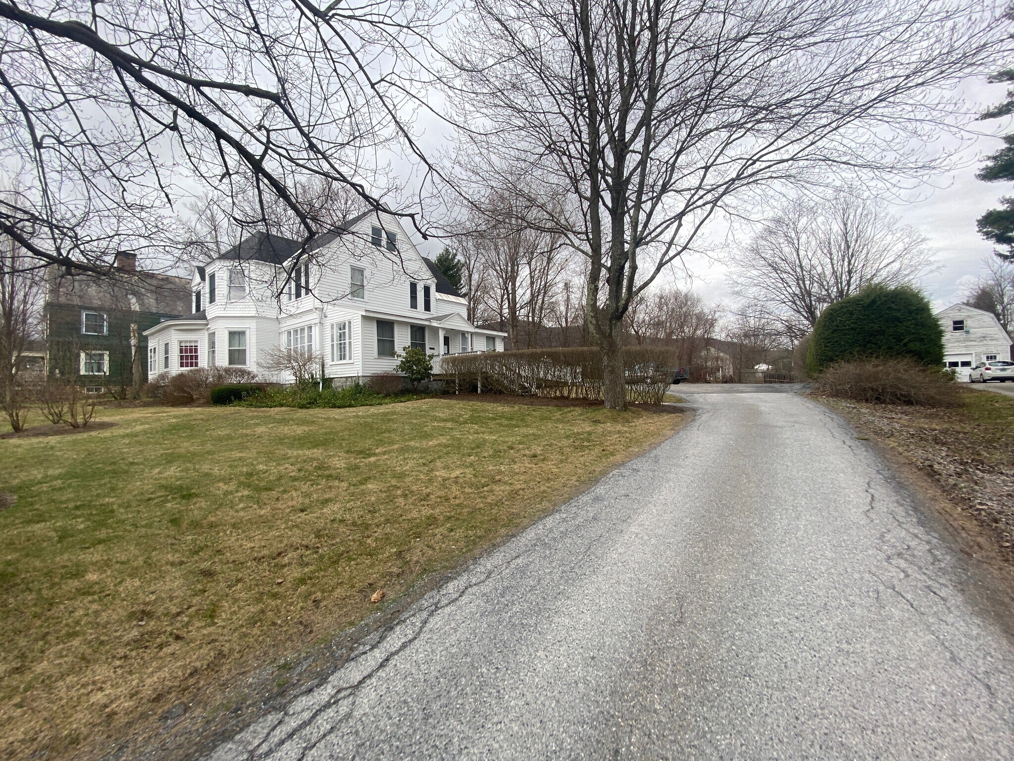 209 Washington Ave, Bennington, VT for sale Primary Photo- Image 1 of 1