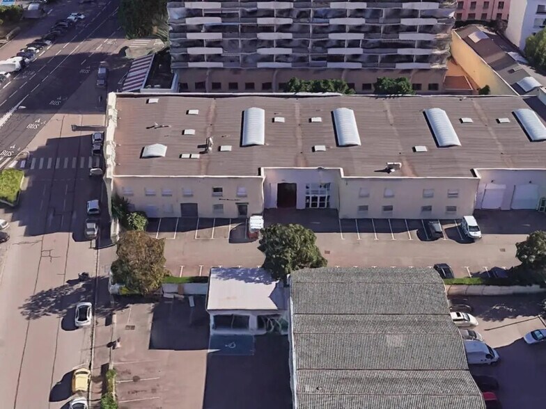 Flex in Lyon for lease - Aerial - Image 1 of 9