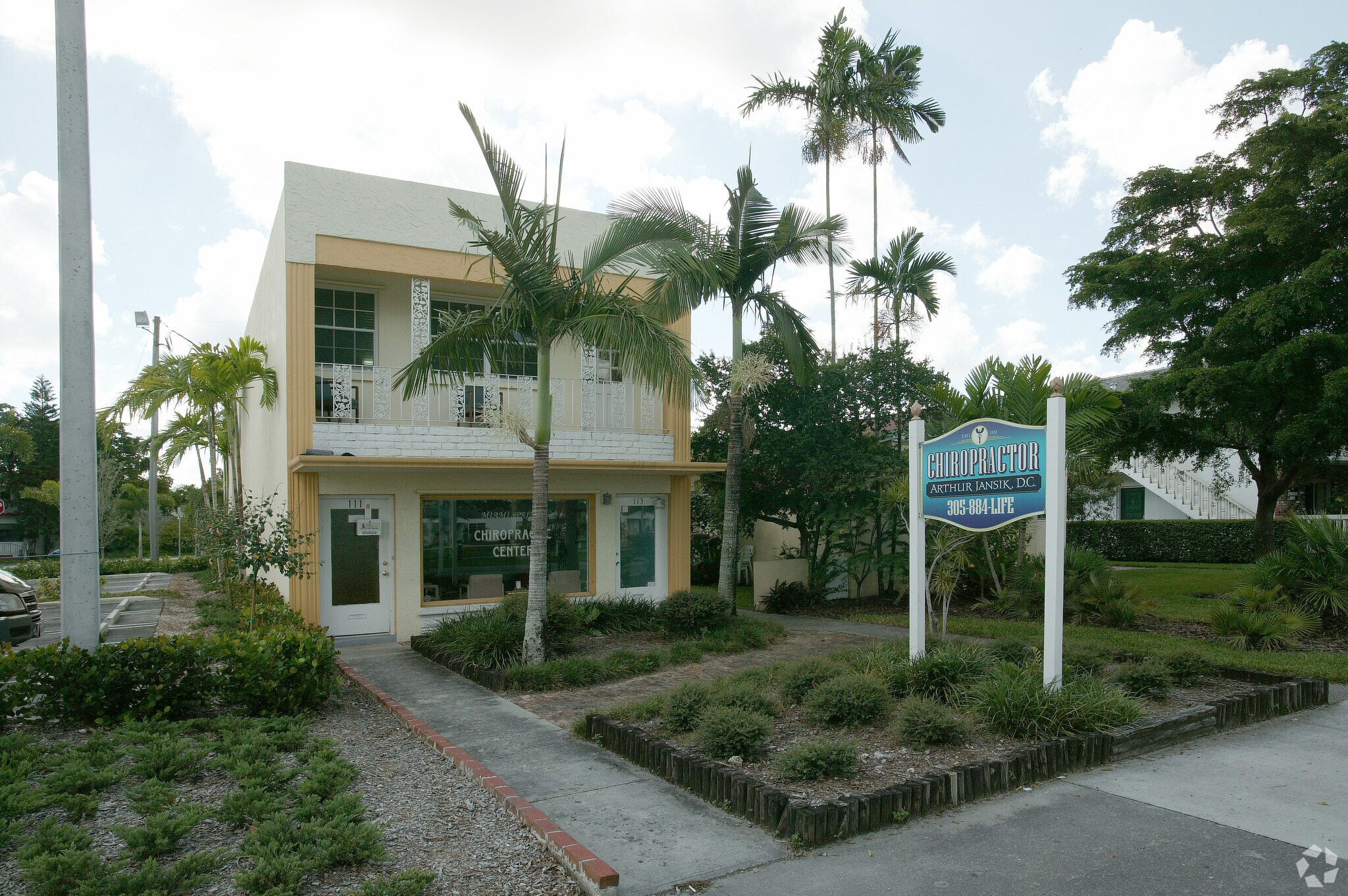 113 Curtiss Pky, Miami Springs, FL for sale Primary Photo- Image 1 of 1