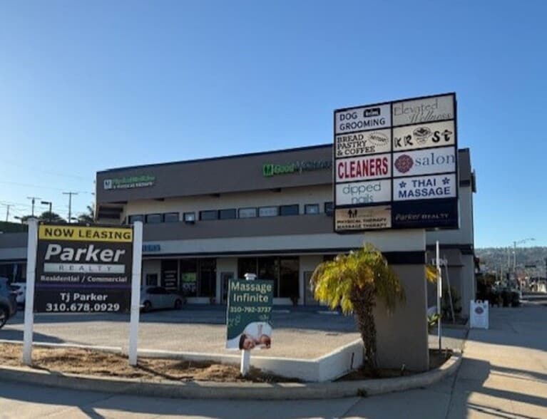 1300 S Pacific Coast Hwy, Redondo Beach, CA for lease - Building Photo - Image 2 of 10