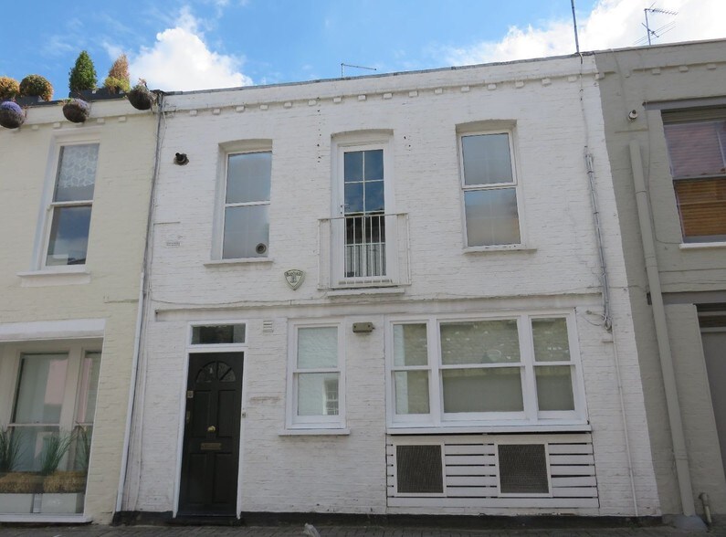 10 Pottery Ln, London for sale - Primary Photo - Image 1 of 1
