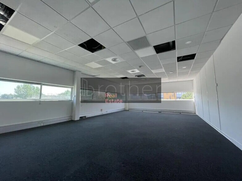 Office in Bordeaux for sale - Interior Photo - Image 3 of 6