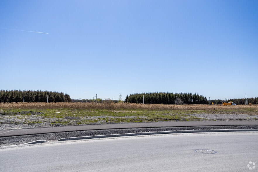 401 Rue Louis-Blériot, Mascouche, QC for lease - Building Photo - Image 2 of 7