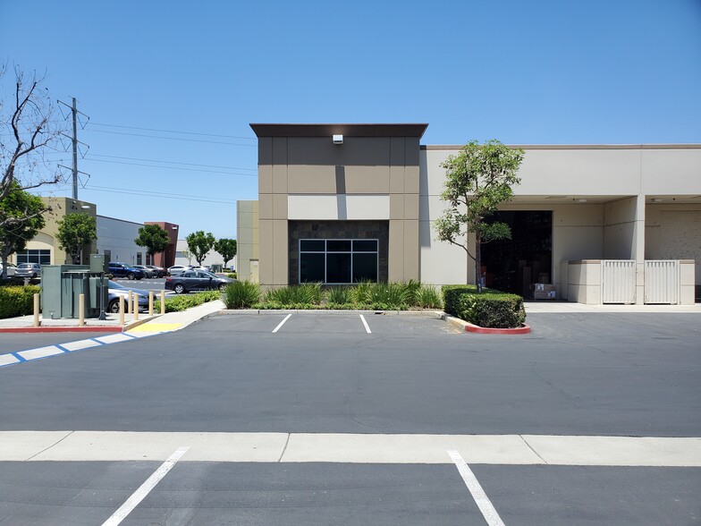 14782 Yorba Ct, Chino, CA for lease - Primary Photo - Image 1 of 4