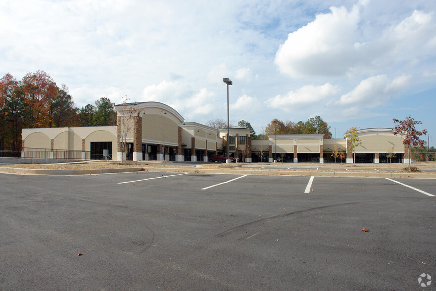 745 Beaver Ruin Rd, Lilburn, GA for lease - Building Photo - Image 3 of 11