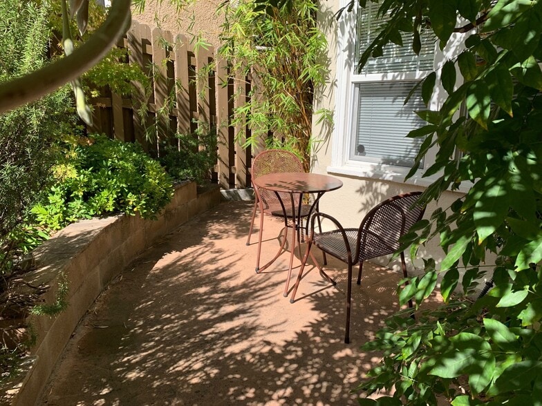 1019 E 33rd St, Oakland, CA for sale - Building Photo - Image 3 of 15