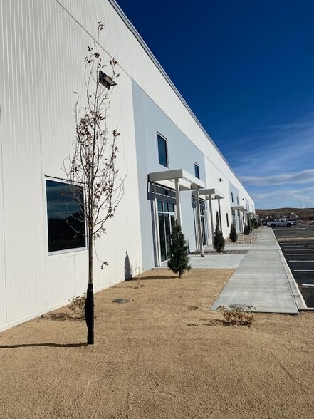 425 Western Rd, Reno, NV for lease - Building Photo - Image 2 of 2