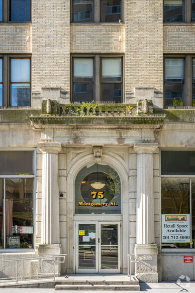 75 Montgomery St, Jersey City, NJ for lease - Building Photo - Image 3 of 6