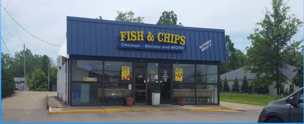 926 E Waterloo Rd, Akron, OH for sale - Primary Photo - Image 1 of 1