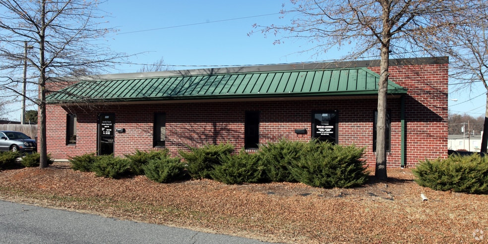 2312 S Main St, High Point, NC for lease - Building Photo - Image 2 of 5