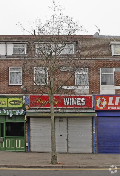 4 Weald Ln, Harrow for sale - Primary Photo - Image 1 of 1