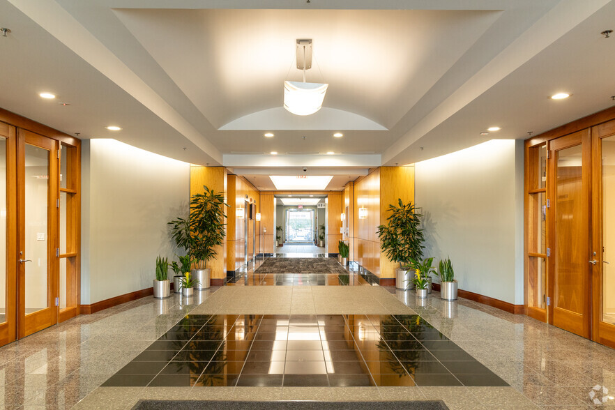 250 First Ave, Needham, MA for lease - Lobby - Image 3 of 4