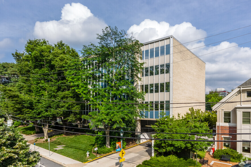 1400 Spring St, Silver Spring, MD for lease - Building Photo - Image 2 of 7