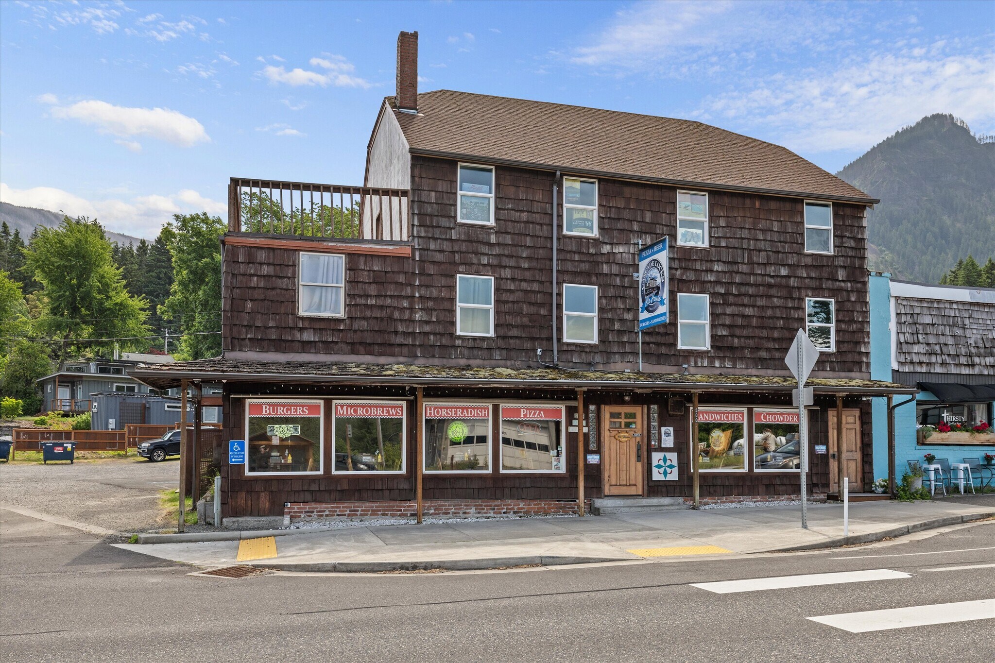 500 Wanapa, Cascade Locks, OR for sale Primary Photo- Image 1 of 1