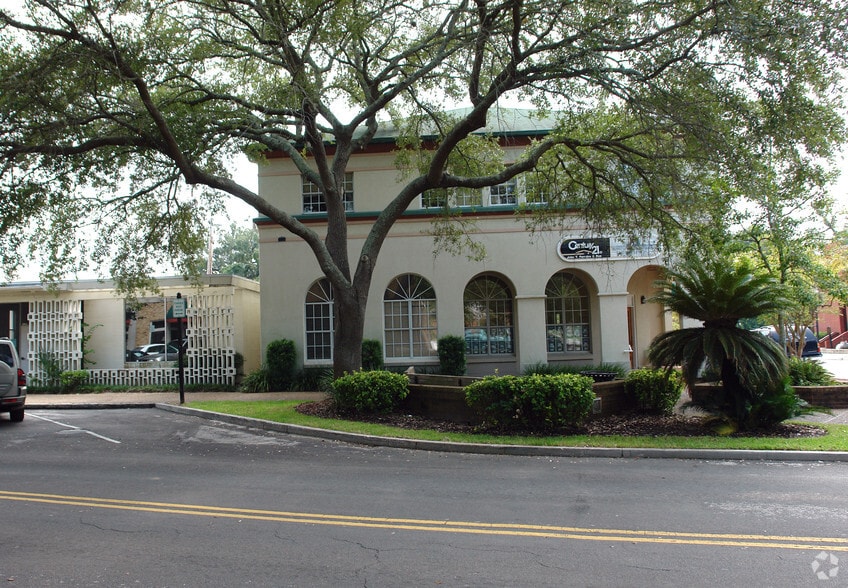 500 Centre St, Fernandina Beach, FL for sale - Building Photo - Image 3 of 9