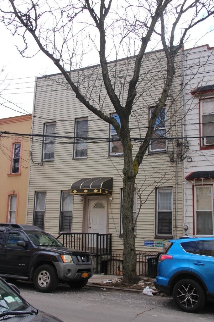 1628 Summerfield St, Ridgewood, NY for sale Primary Photo- Image 1 of 1