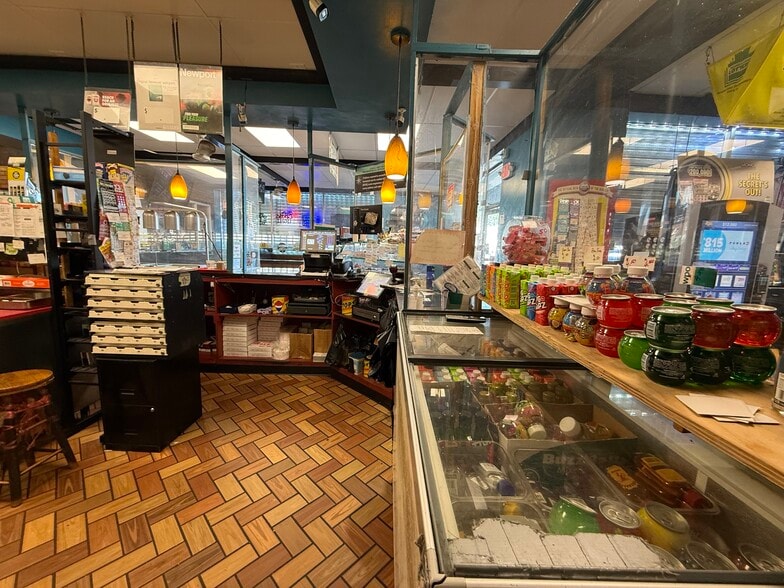 617 Cedar Ave, Yeadon, PA for lease - Building Photo - Image 3 of 25