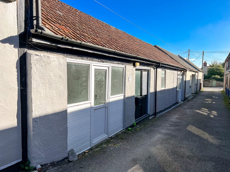 1-7 The Sq, Grampound Road for lease - Building Photo - Image 2 of 2