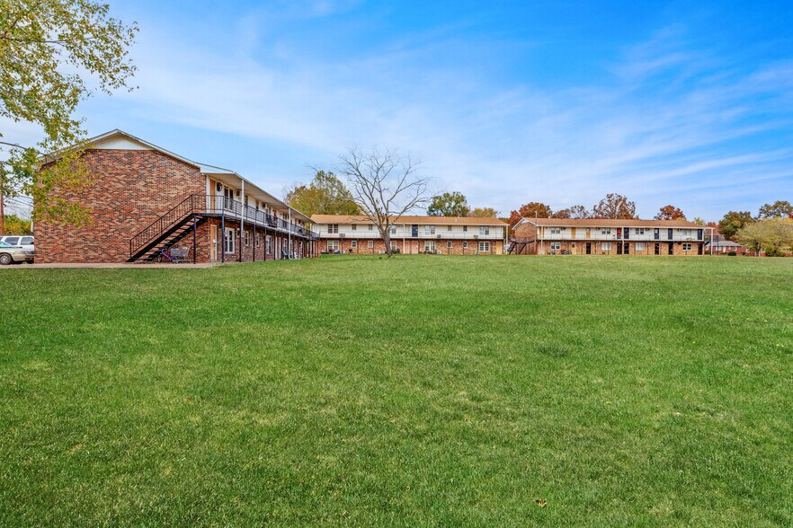 452 Ashe Ave, New Johnsonville, TN 37134 Lakeside Manor Apartments