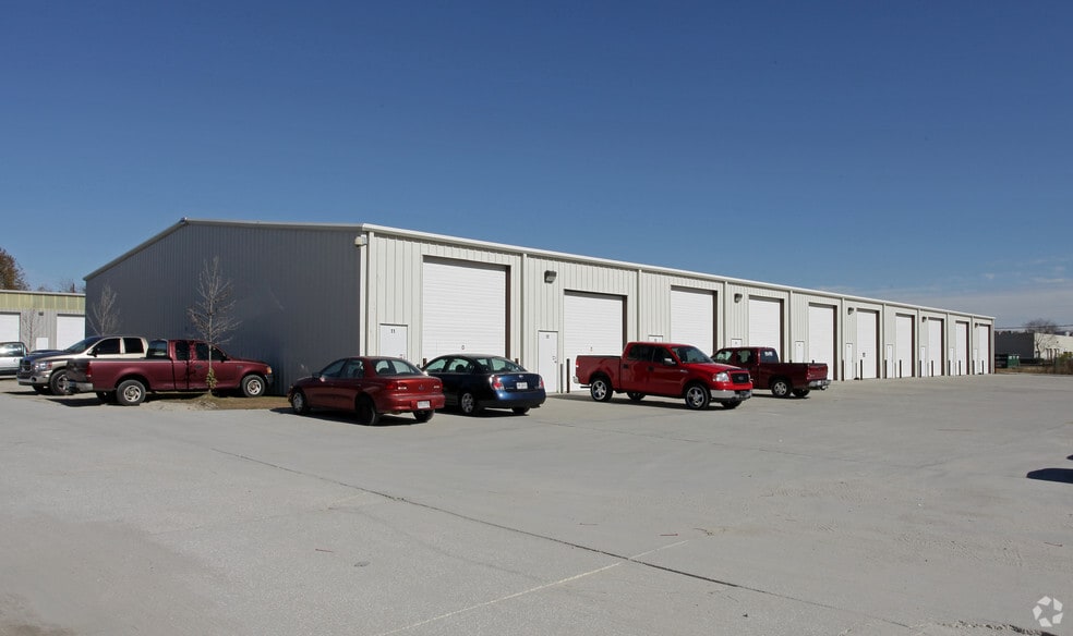 2305 Louisville Rd, Savannah, GA 31415