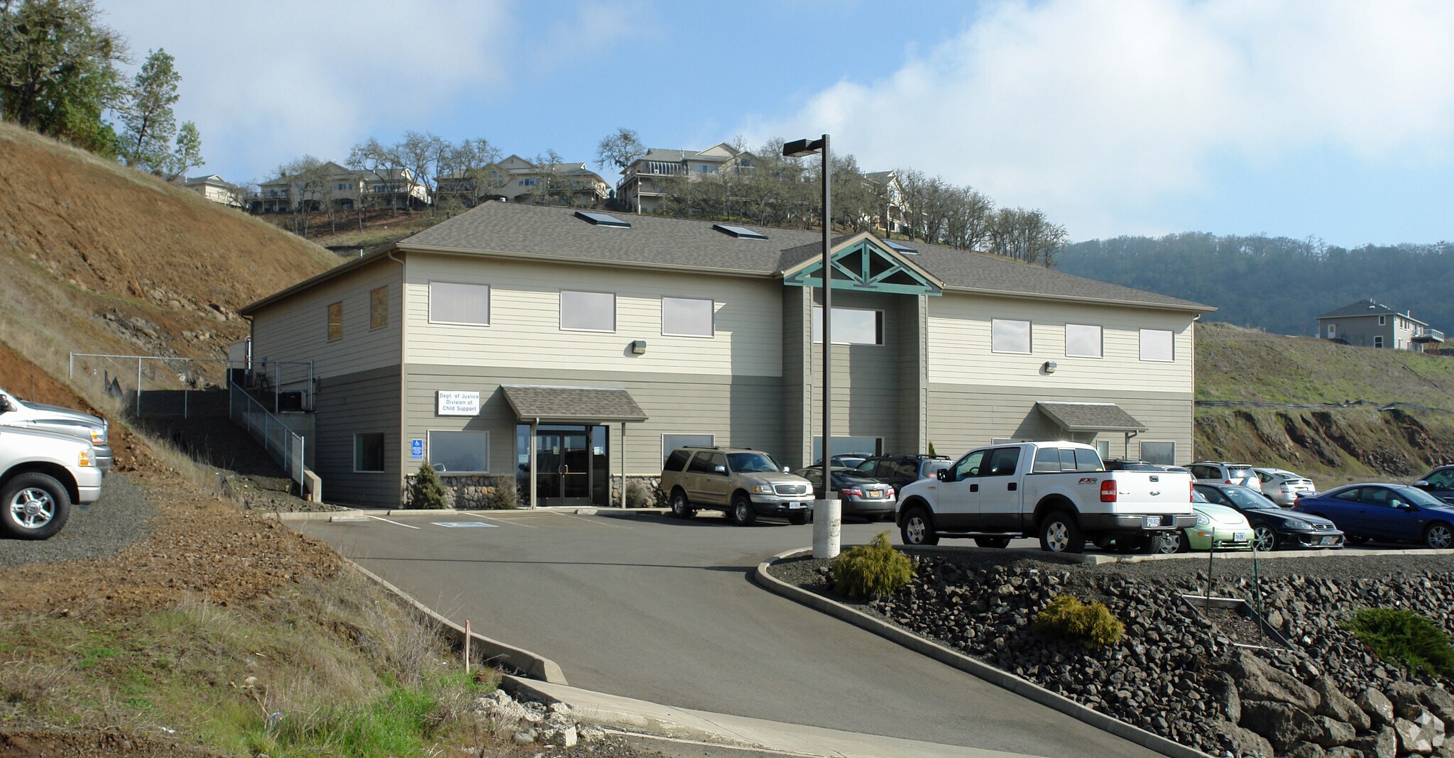 2440 NW Troost St, Roseburg, OR for sale Primary Photo- Image 1 of 1