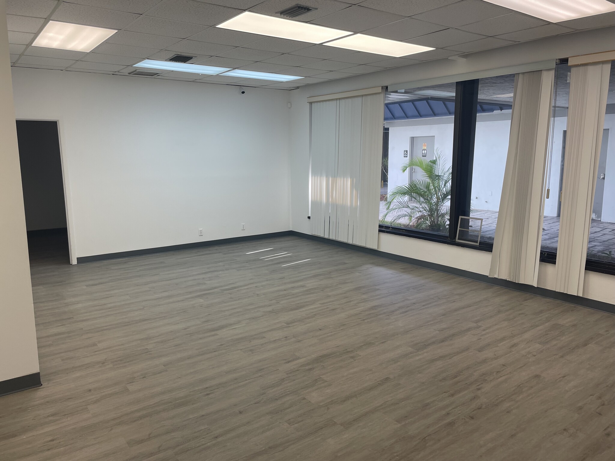 1301 Seminole Blvd, Largo, FL for lease Building Photo- Image 1 of 4