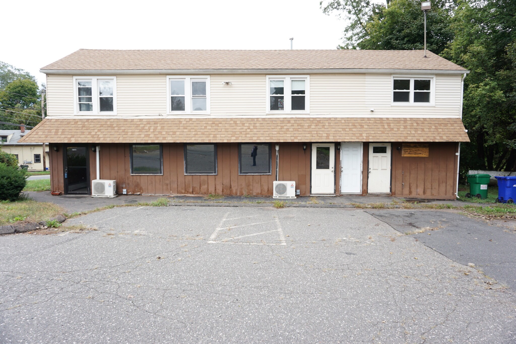 139 Main St, Broad Brook, CT 06016