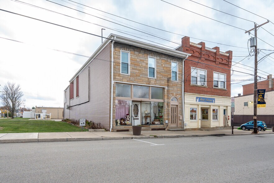 136 S Chestnut St, Derry, PA for sale - Building Photo - Image 2 of 32