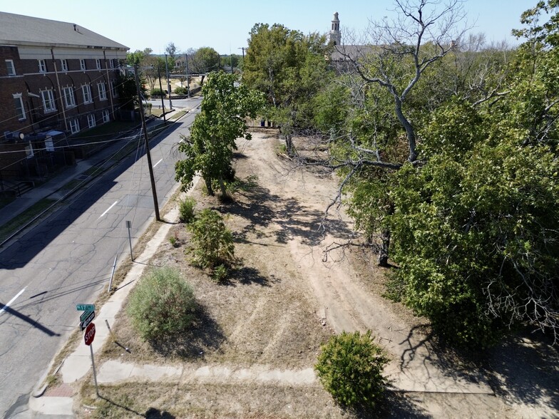 1002 N 17th St, Waco, TX for sale - Building Photo - Image 2 of 4