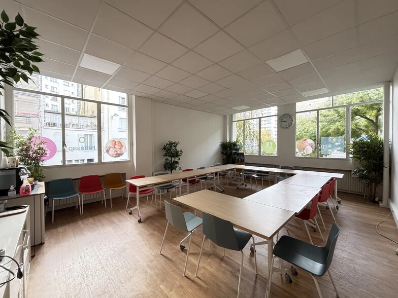 28 Rue Labrouste, Paris for lease - Interior Photo - Image 1 of 12