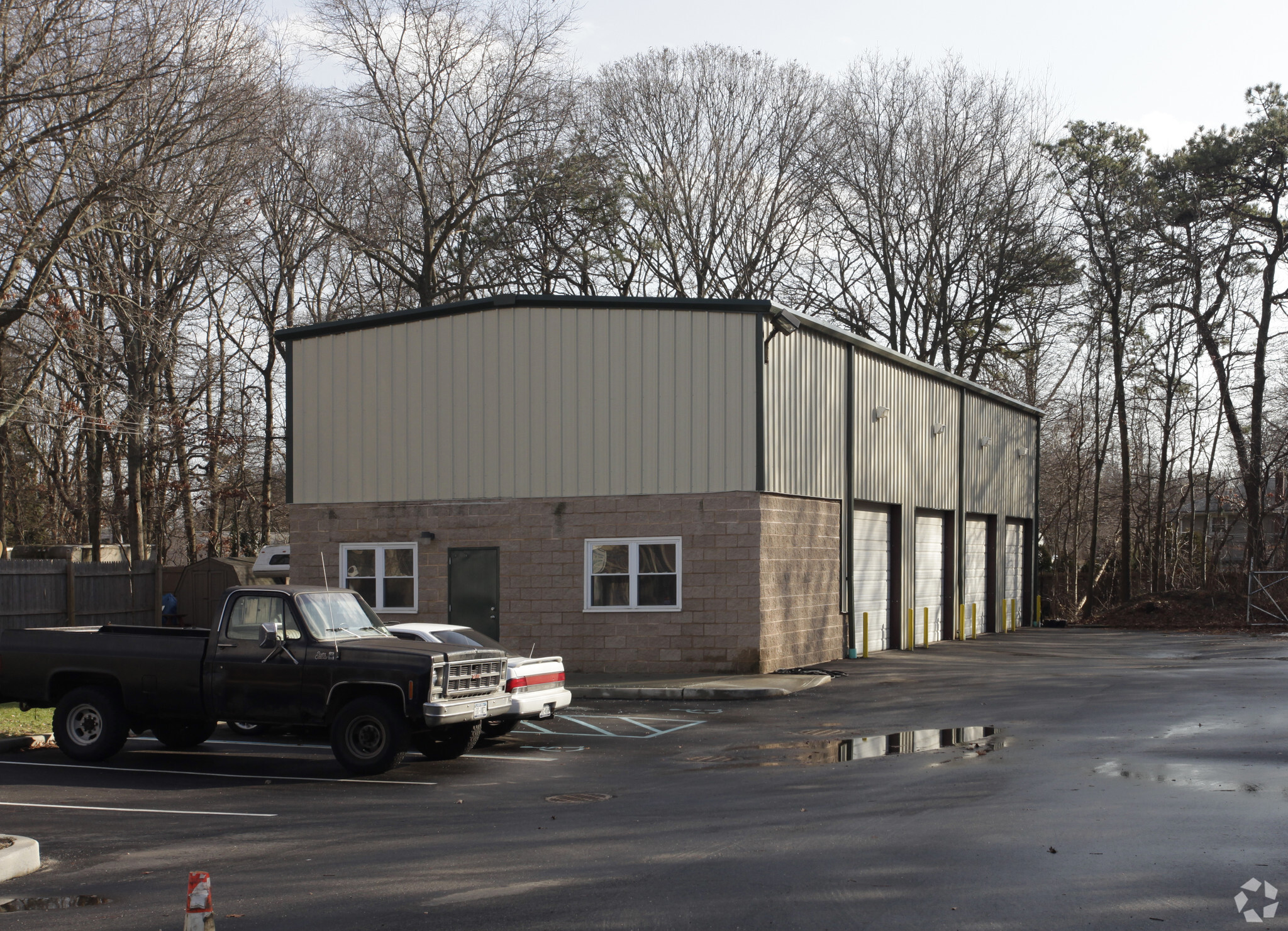 4 Beaver Dam Rd, Islip, NY for sale Primary Photo- Image 1 of 1