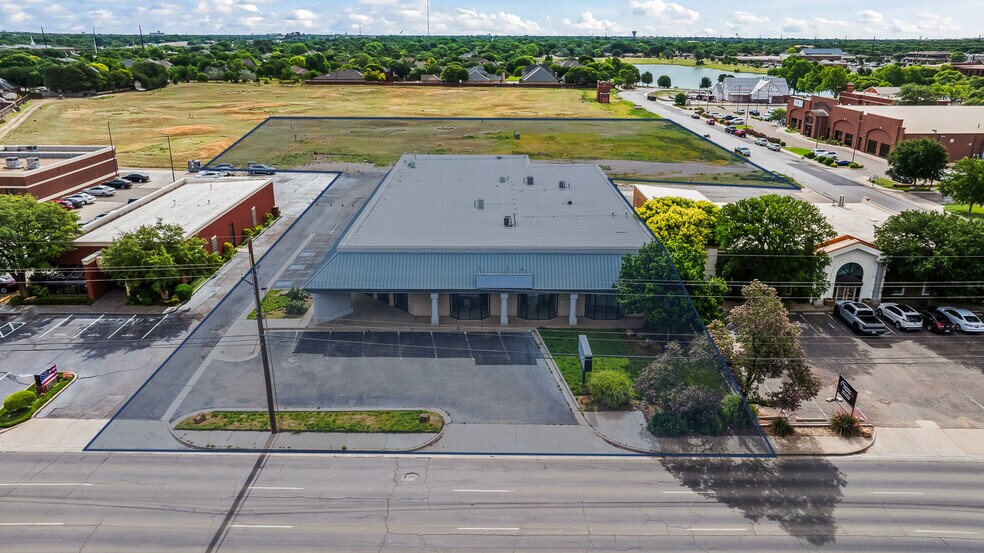 7705 Quaker Ave, Lubbock, TX for sale - Building Photo - Image 2 of 63