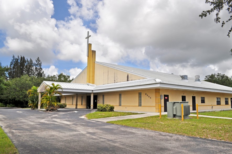 6355 N Courtenay Pky, Merritt Island, FL for sale - Building Photo - Image 1 of 1