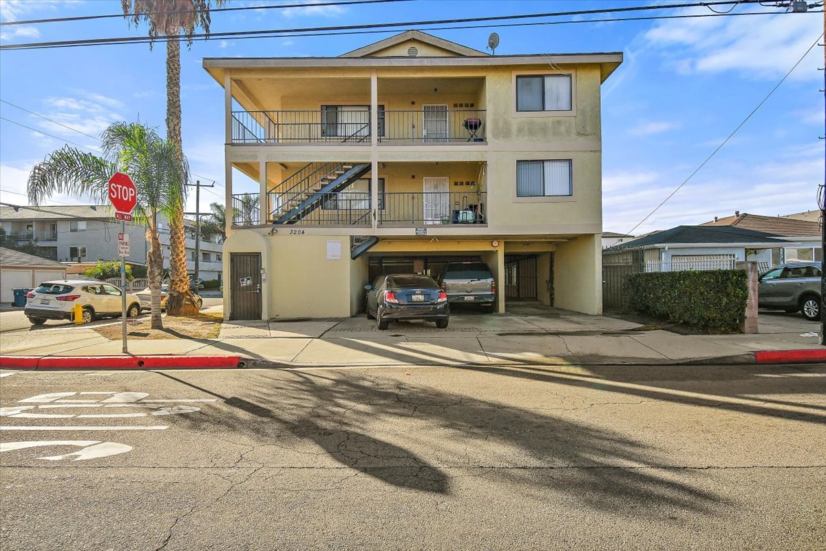 3204 W 139th St, Hawthorne, CA 90250