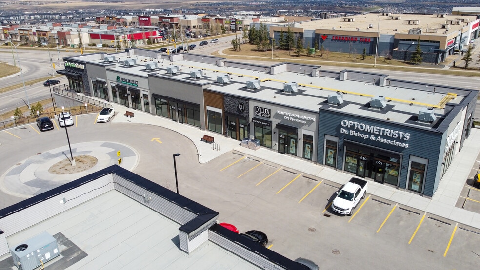 11877 Sarcee Trail NW, Calgary, AB for lease - Building Photo - Image 2 of 14