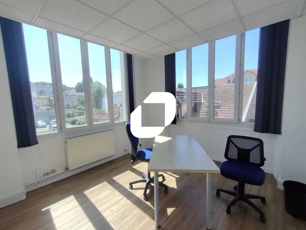 49 Rue Lamartine, Versailles for lease Interior Photo- Image 1 of 6