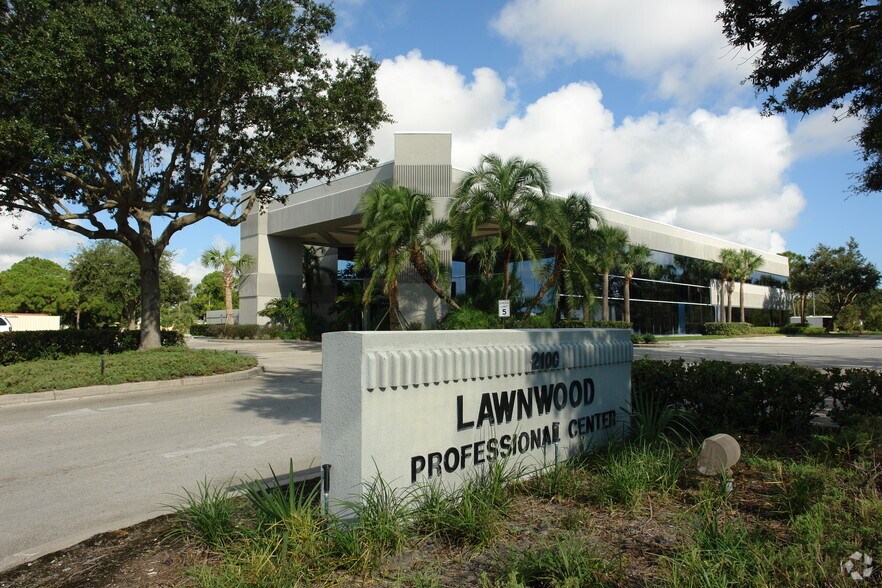 2100 Nebraska Ave, Fort Pierce, FL for sale - Primary Photo - Image 1 of 1